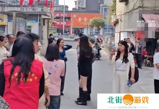 发型师晓华遭同行抵制,嘲讽她长得像农村大妈,直言她让行业倒退10年