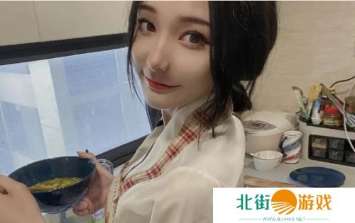 美女Coser宣布退圈,称目前已经没有热情了,后悔当年错过几个有钱的粉丝