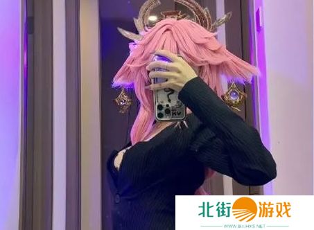 博主晒Coser女友合照,称自己万分后悔,身体一天不如一天,网友却笑了