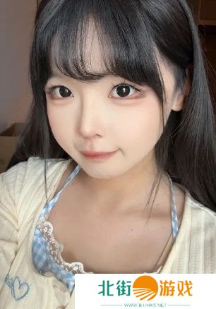 漫展惊现1米9巨型萝莉,小小的脸庞,大大的网友:感觉一脚能踢死我