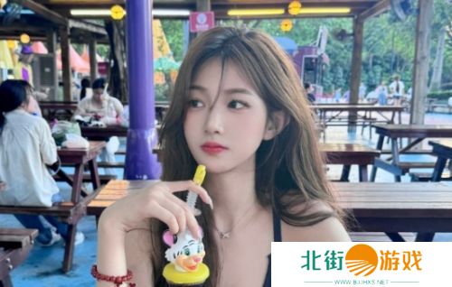 Meiko恋情曝光,女友身材好气质佳,颜值超高引热议,还参加过王校长派对