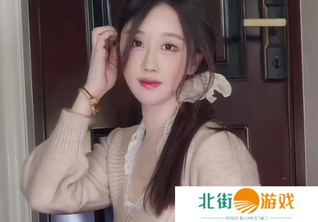 轩子巨2兔晒美照,因棕色内搭被质疑没穿,本人回应:有穿,爱信不信