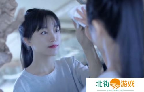 李子柒时隔三年回归,从探索者到领路人,连更2条视频再登顶流,太赞了