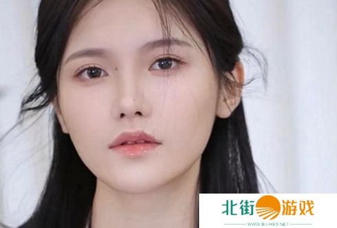 小杨嫂已退出三只羊公司,疑与小杨哥婚变,岳父回应:一生很短照顾好自己