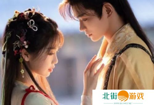 《永夜星河》主角吻戏遭删减引众怒,剧组被迫放出告白拥吻镜头,网热炸锅了