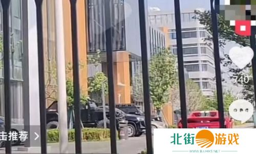 三只羊小杨哥要有大动作?总部豪车扎堆,陆续有人进楼,看来在筹备双11了