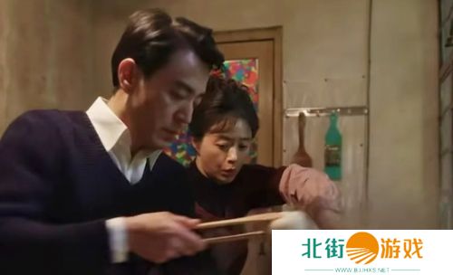 《小巷人家》黄玲有五大帮手，李佳最强，向鹏飞最富，而他却孤独终老