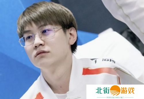 电竞选手Meiko官宣恋爱,对象竟然还是美女网红,颜值超高,神似赵露思