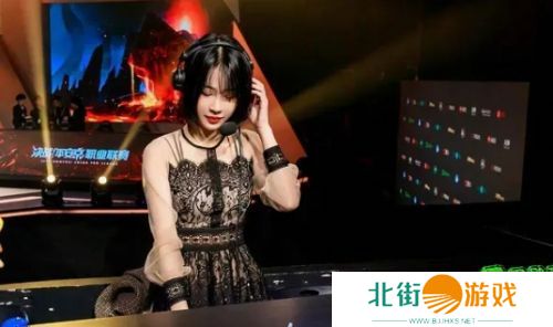 刀塔区一姐转行做音乐直播,称在某鱼能赚到钱,某音平台观众素质太差