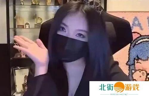 一条小团团罕见开播,全程黑屏不见脸,直播生日礼物破万元,网友热议