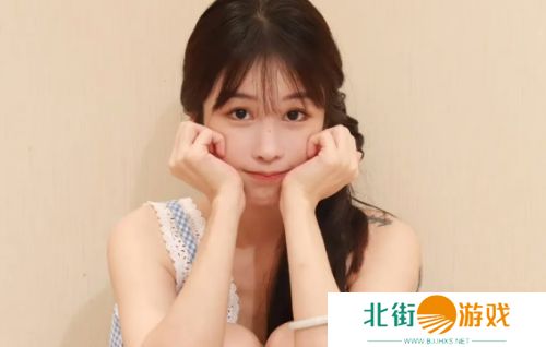 旭旭宝宝力捧舞蹈女主播“米儿”,现场狂刷礼物,宣称不许任何人带节奏