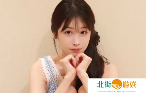 旭旭宝宝力捧舞蹈女主播“米儿”,现场狂刷礼物,宣称不许任何人带节奏